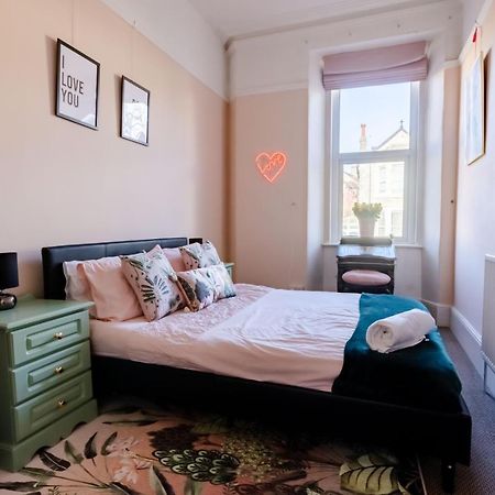 5-Bed House With Distant Sea Views In Plymouth Villa Exteriör bild