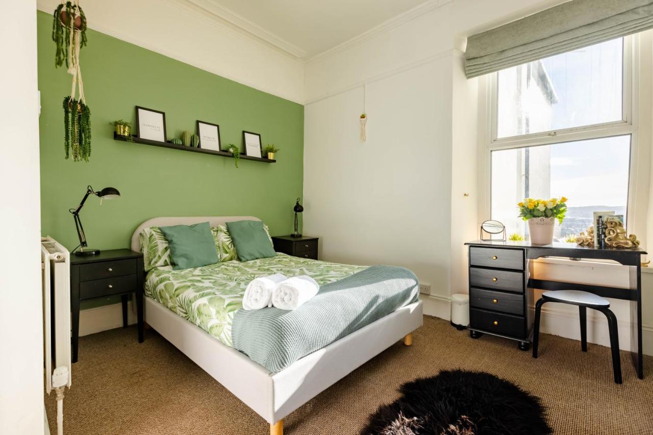 5-Bed House With Distant Sea Views In Plymouth Villa Exteriör bild